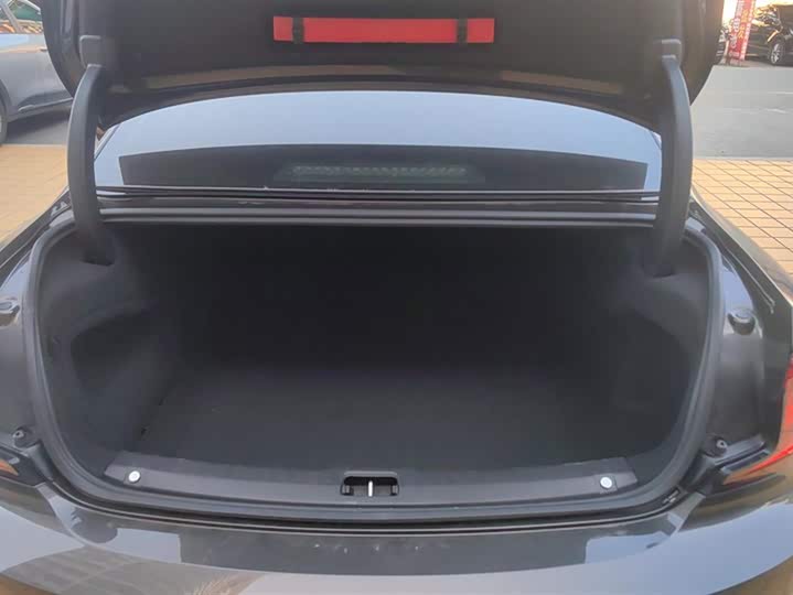 Фото 4 - Volvo S90