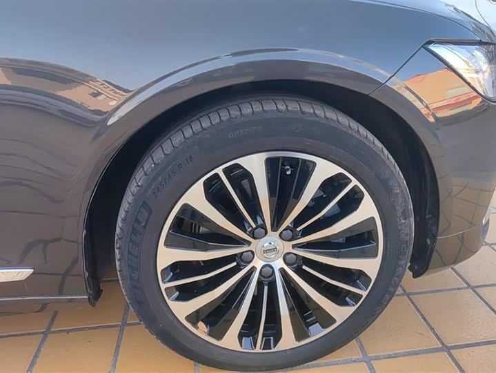 Фото 6 - Volvo S90