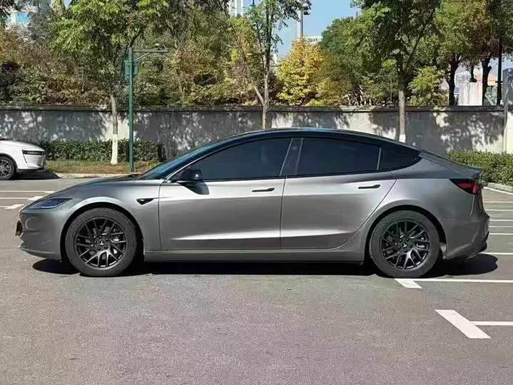 Фото 6 - Tesla Model 3