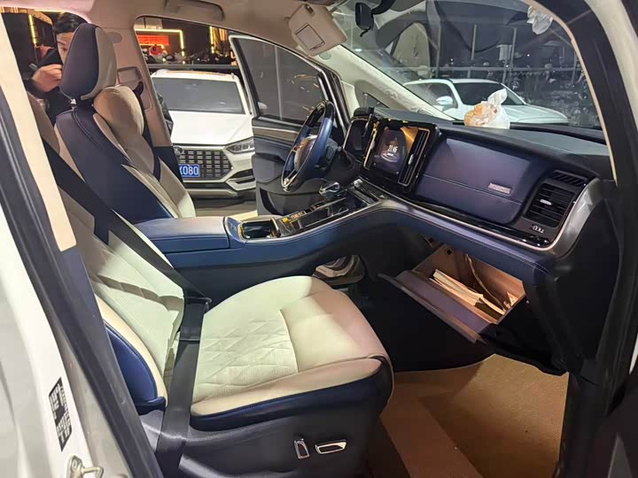 Фото 6 - GAC Trumpchi M8