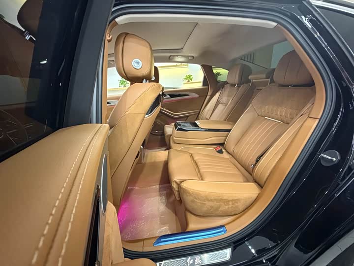 Фото 9 - Hongqi H9