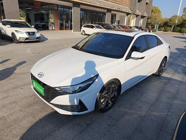 Фото 1 - Hyundai Elantra N line