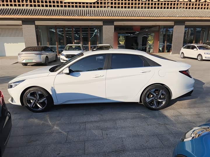 Фото 5 - Hyundai Elantra N line