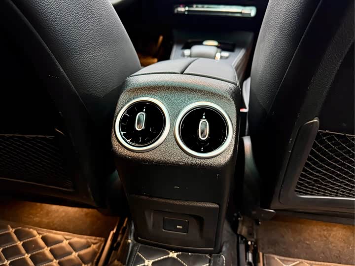 Фото 4 - Mercedes-Benz A-Class