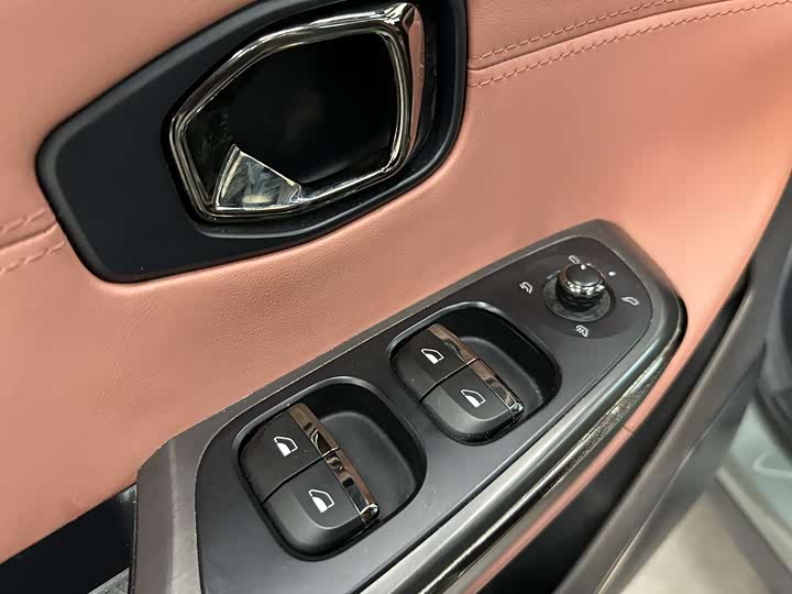 Фото 6 - Nio EC6