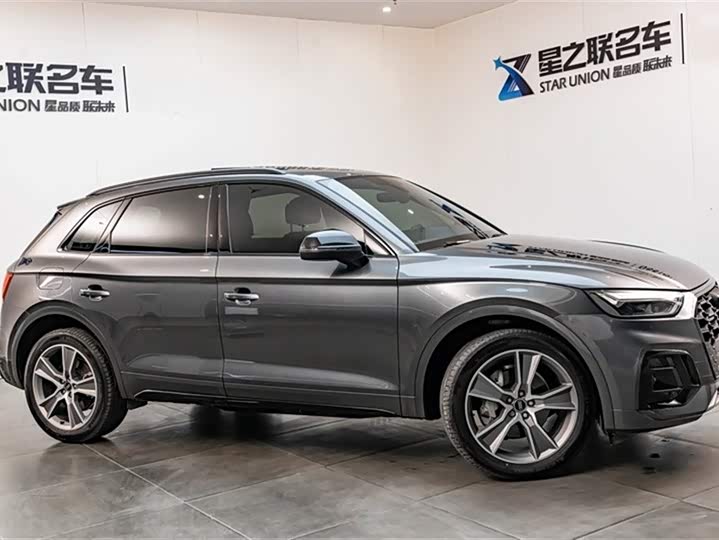 Фото 6 - Audi Q5L