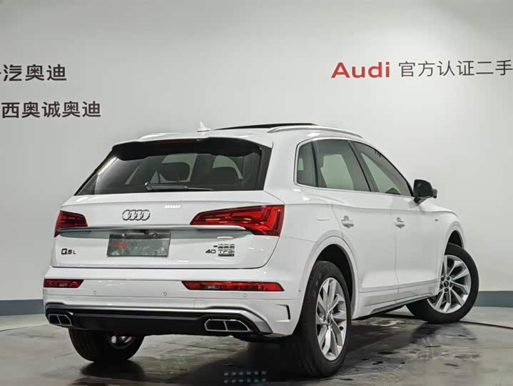 Фото 4 - Audi Q5L