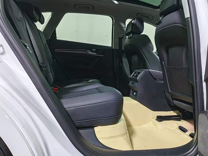 Фото 6 - Audi Q5L