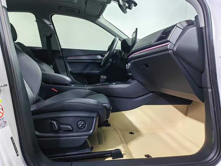 Фото 7 - Audi Q5L