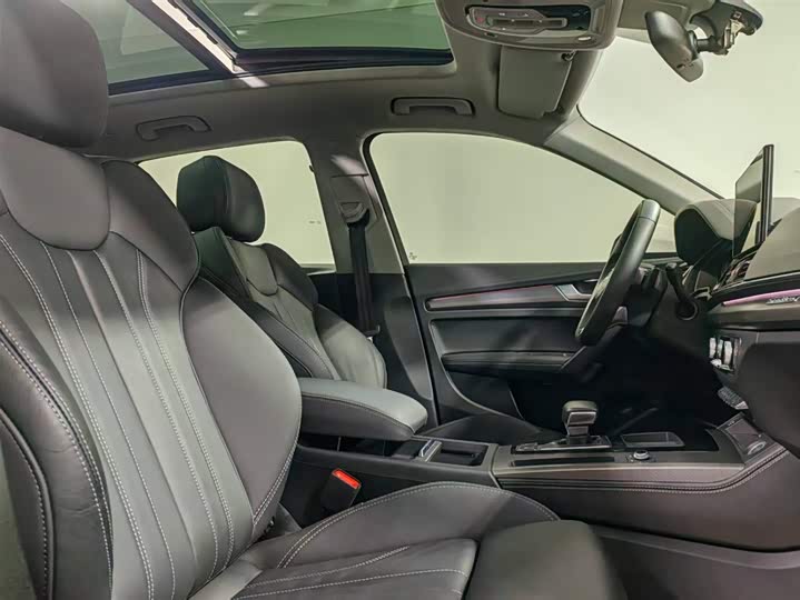 Фото 8 - Audi Q5L