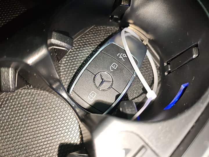 Фото 9 - Mercedes-Benz GLC-Class