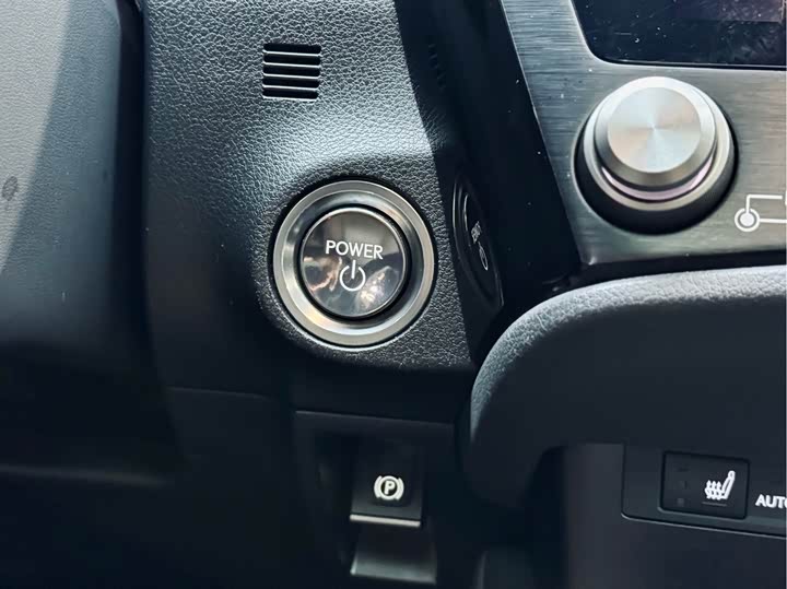 Фото 6 - Lexus ES