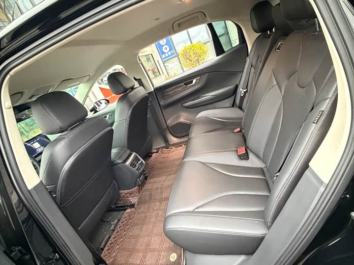 Фото 5 - Hongqi E-QM5