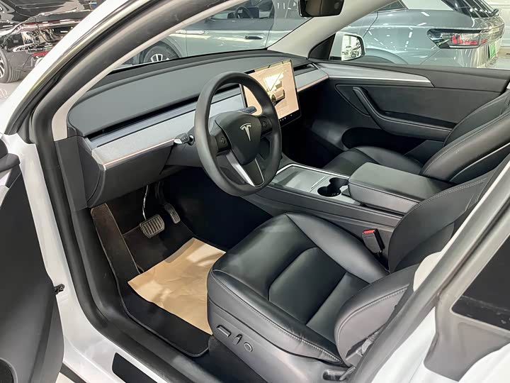 Фото 4 - Tesla Model Y