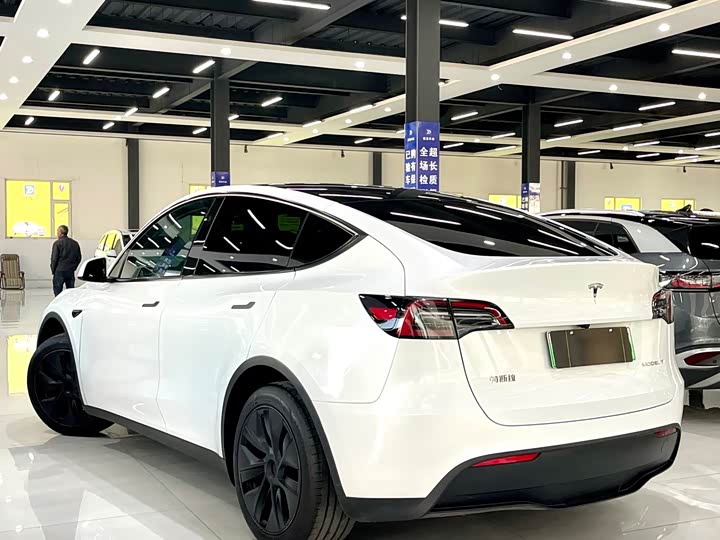 Фото 7 - Tesla Model Y