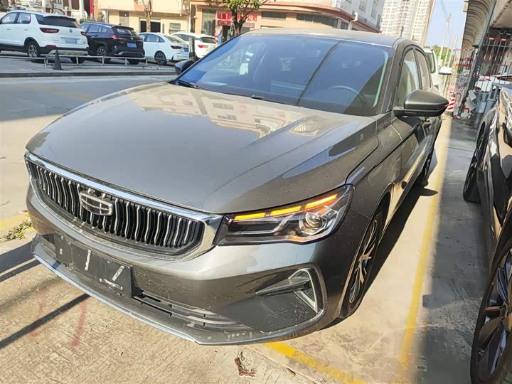 Фото 2 - Geely Emgrand