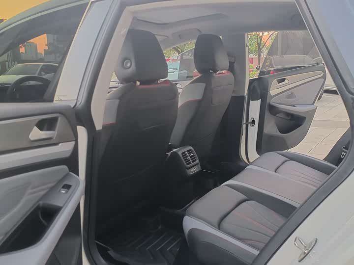 Фото 9 - Volkswagen Lamando L