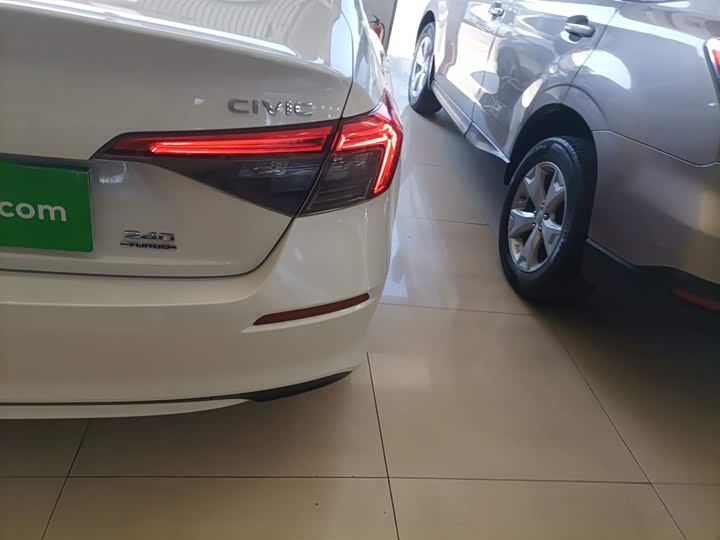 Фото 8 - Honda Civic