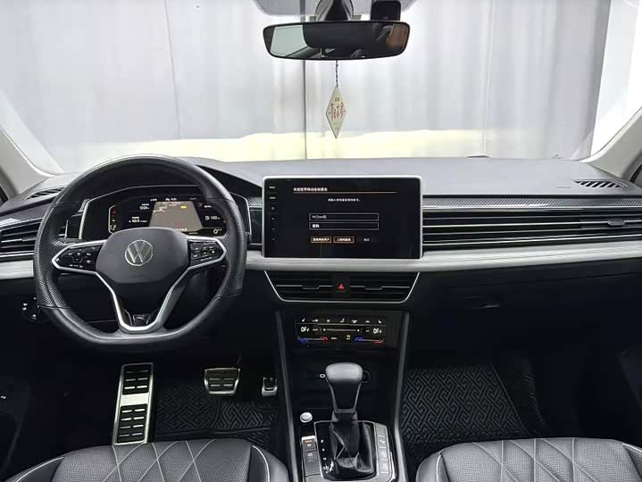 Фото 4 - Volkswagen Tiguan L Pro