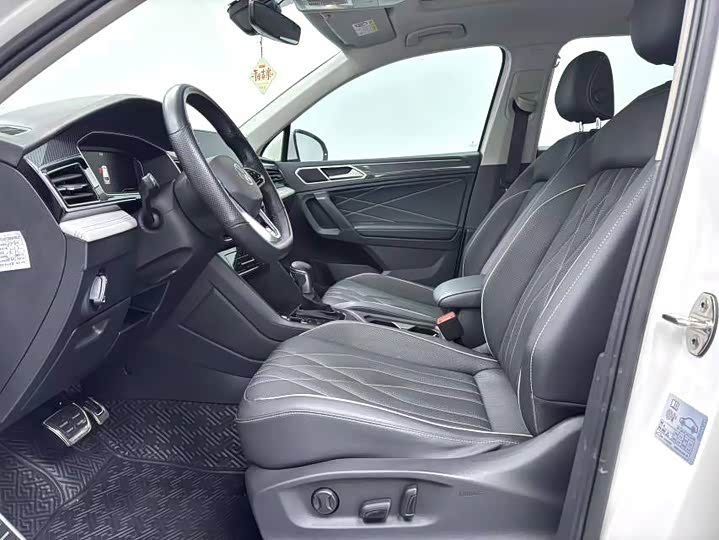 Фото 5 - Volkswagen Tiguan L Pro