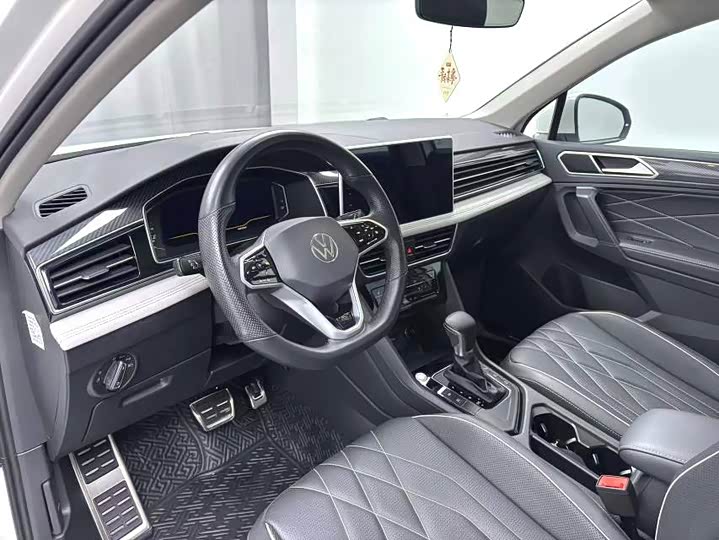 Фото 6 - Volkswagen Tiguan L Pro