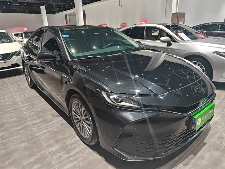 Фото 4 - Toyota Camry