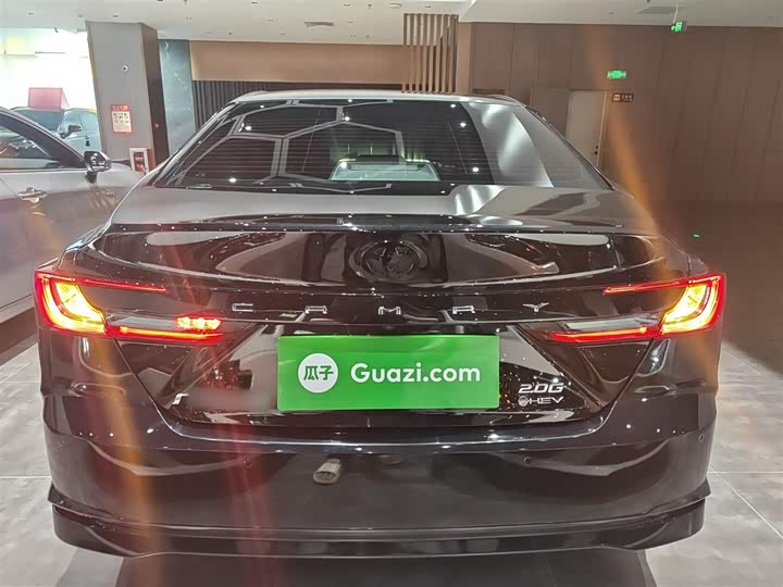 Фото 6 - Toyota Camry