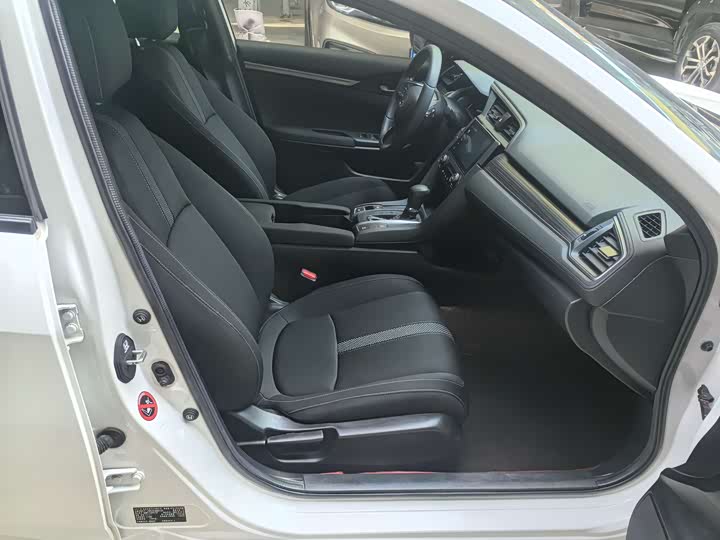 Фото 4 - Honda Civic