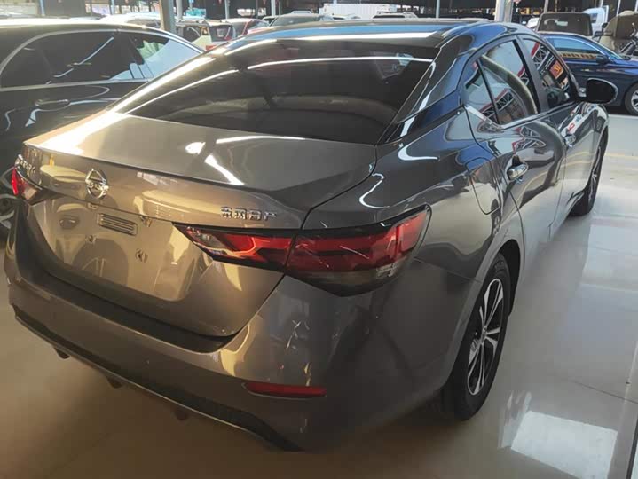 Фото 3 - Nissan Sylphy