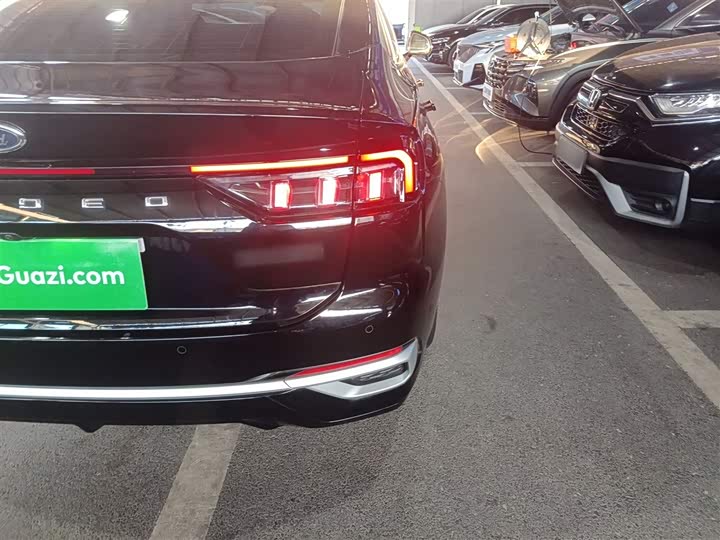 Фото 8 - Ford Mondeo