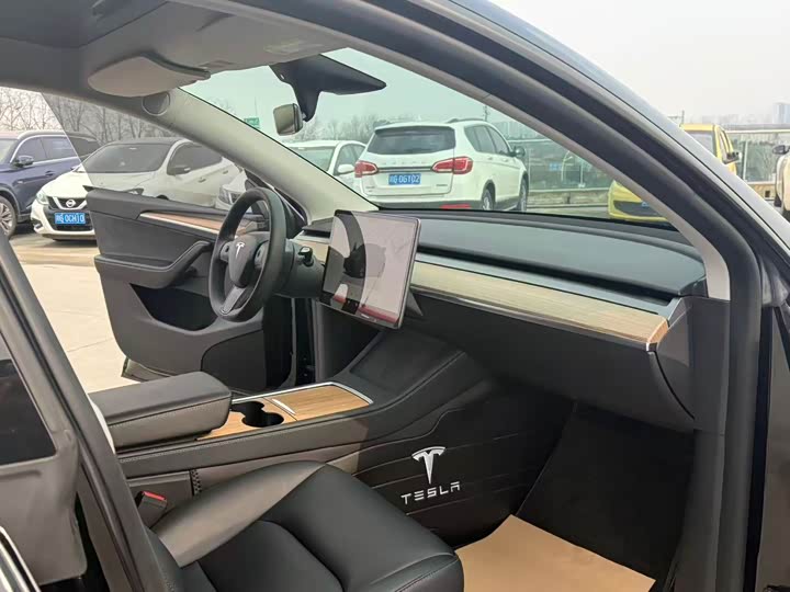 Фото 3 - Tesla Model Y