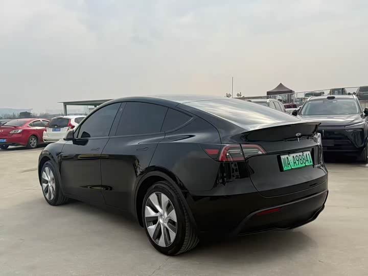 Фото 8 - Tesla Model Y