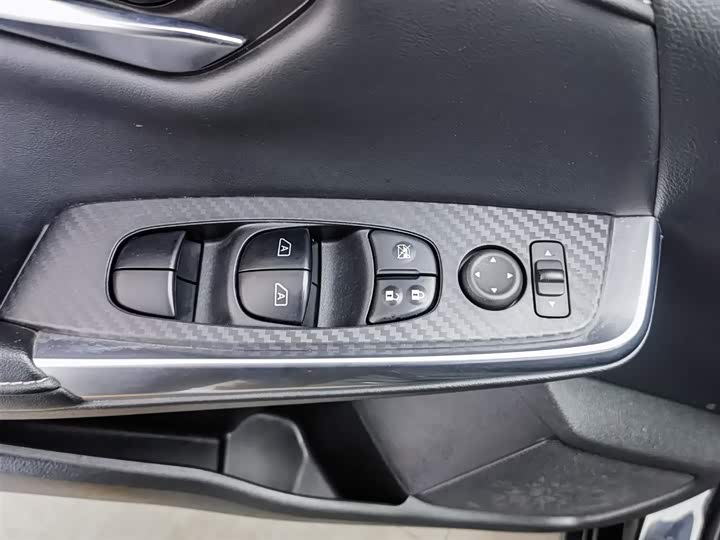 Фото 9 - Nissan Sylphy