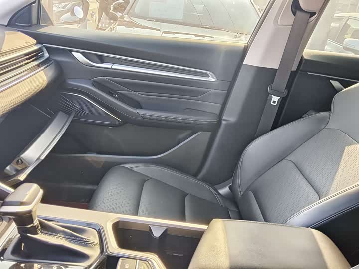 Фото 4 - Geely Emgrand