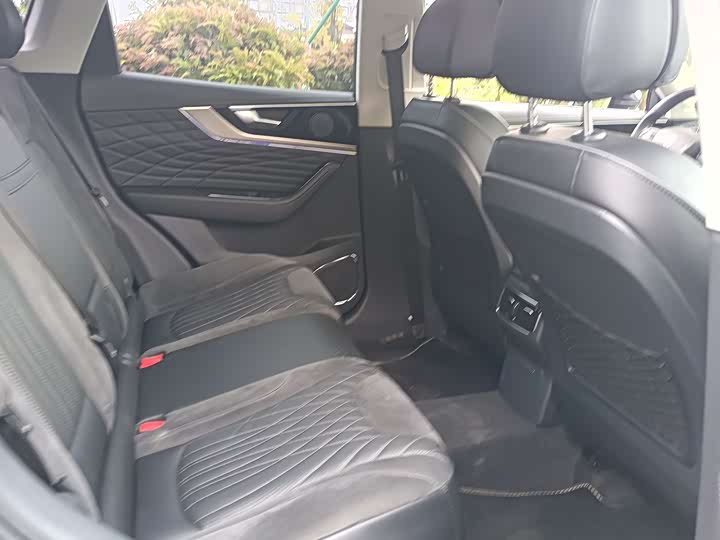 Фото 9 - Hongqi HS5