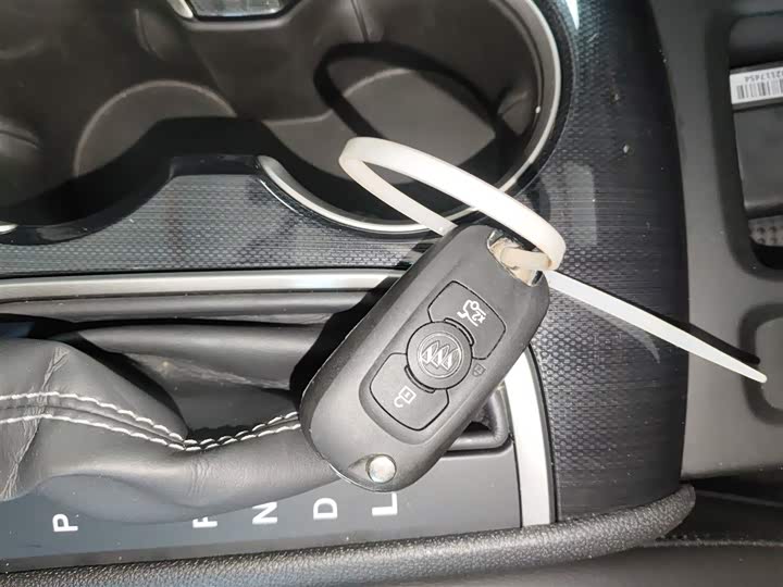 Фото 9 - Buick Verano