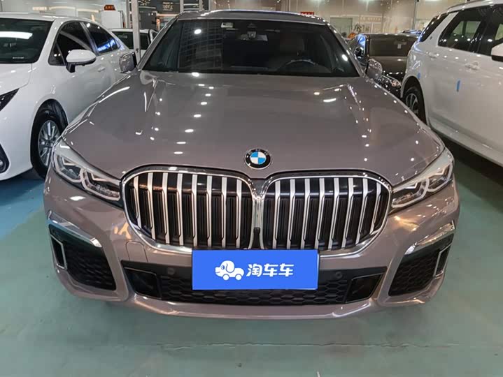 Фото 2 - BMW 7 Series