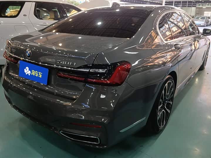 Фото 3 - BMW 7 Series