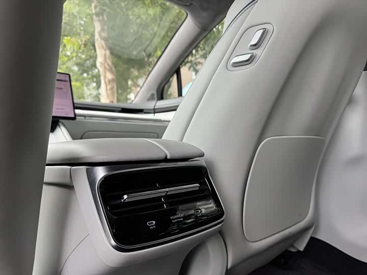 Фото 8 - Luxeed S7