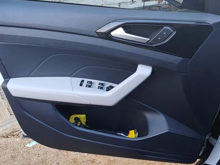 Фото 7 - Volkswagen Tharu