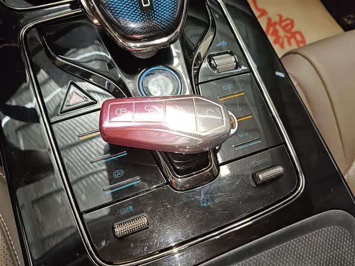 Фото 9 - BYD Han