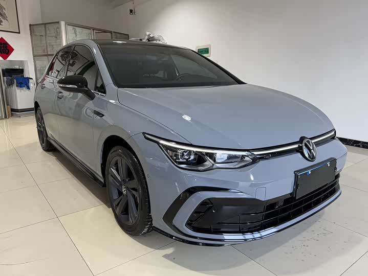 Фото 3 - Volkswagen Golf