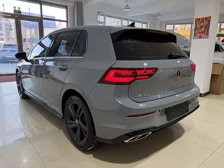 Фото 4 - Volkswagen Golf