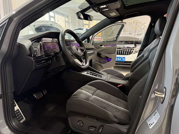 Фото 8 - Volkswagen Golf