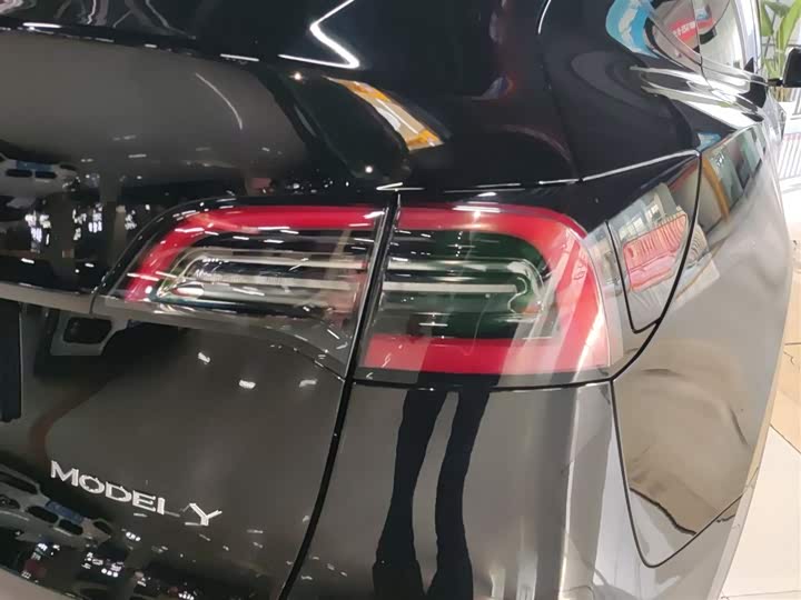 Фото 8 - Tesla Model Y