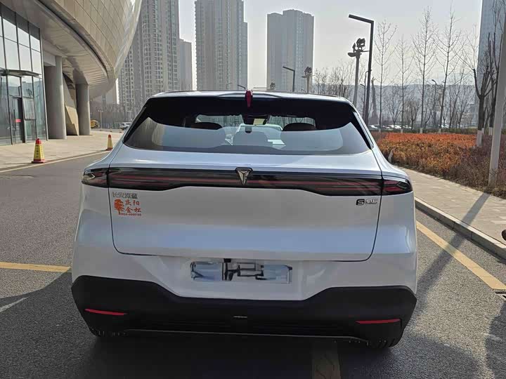 Фото 5 - Changan Deepal S05