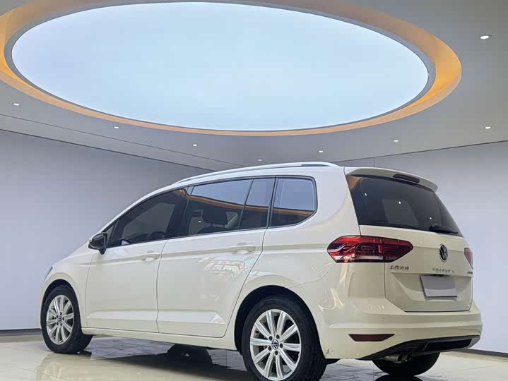Фото 5 - Volkswagen Touran L
