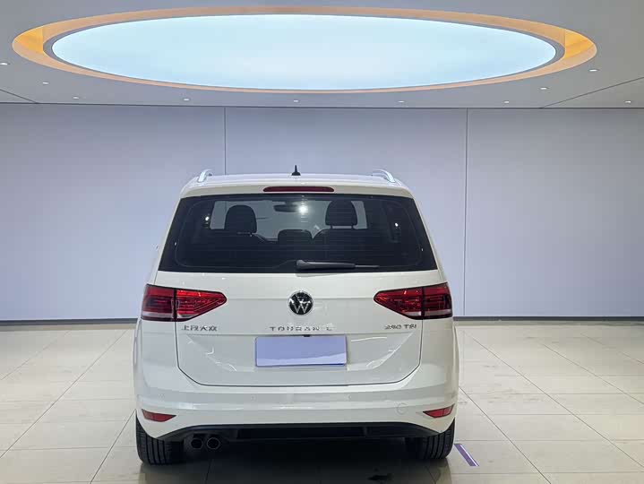 Фото 6 - Volkswagen Touran L