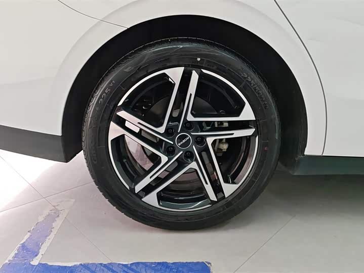 Фото 6 - Roewe D7