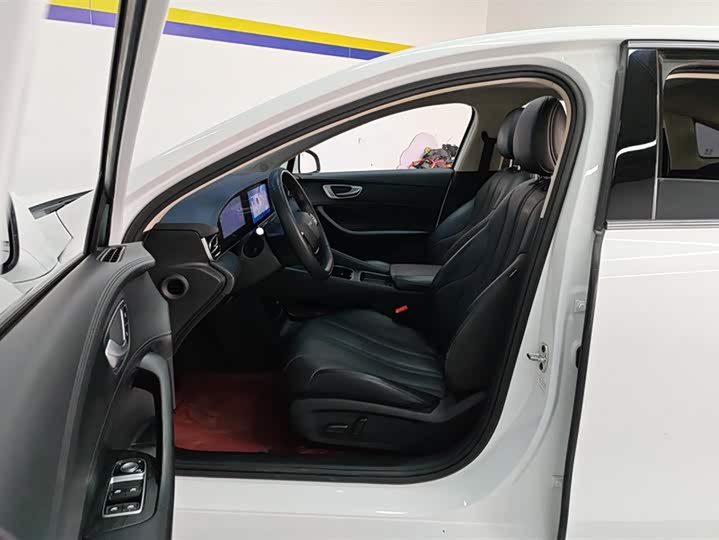 Фото 9 - Roewe D7